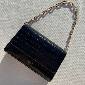 Discontinued collector gold Dylan Kain Mathilde